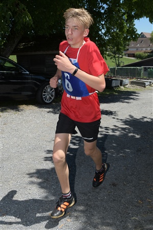 Voller Einsatz: Jan-Luca Penner schaffte die 500 Meter lange Strecke 13 mal und gehörte damit zu den stärksten Läufern.